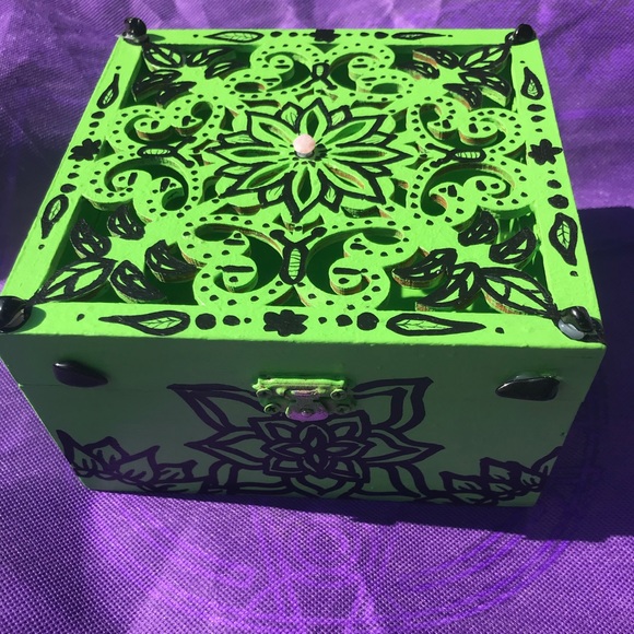 Upcycled wooden hand painted box crystals glued - Picture 2 of 8